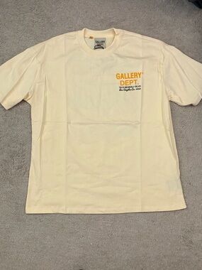 Gallery Dept Cream Short-Sleeve Logo Tee with Yellow Print